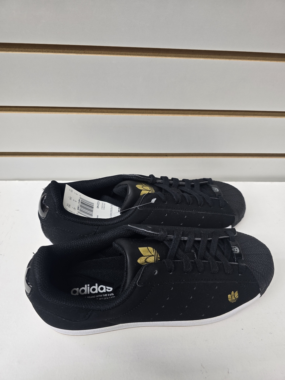 Adidas Men’s Black & Gold Casual Sneakers 8.5